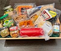 Kuby's Charcuterie Basket with Board 202//170